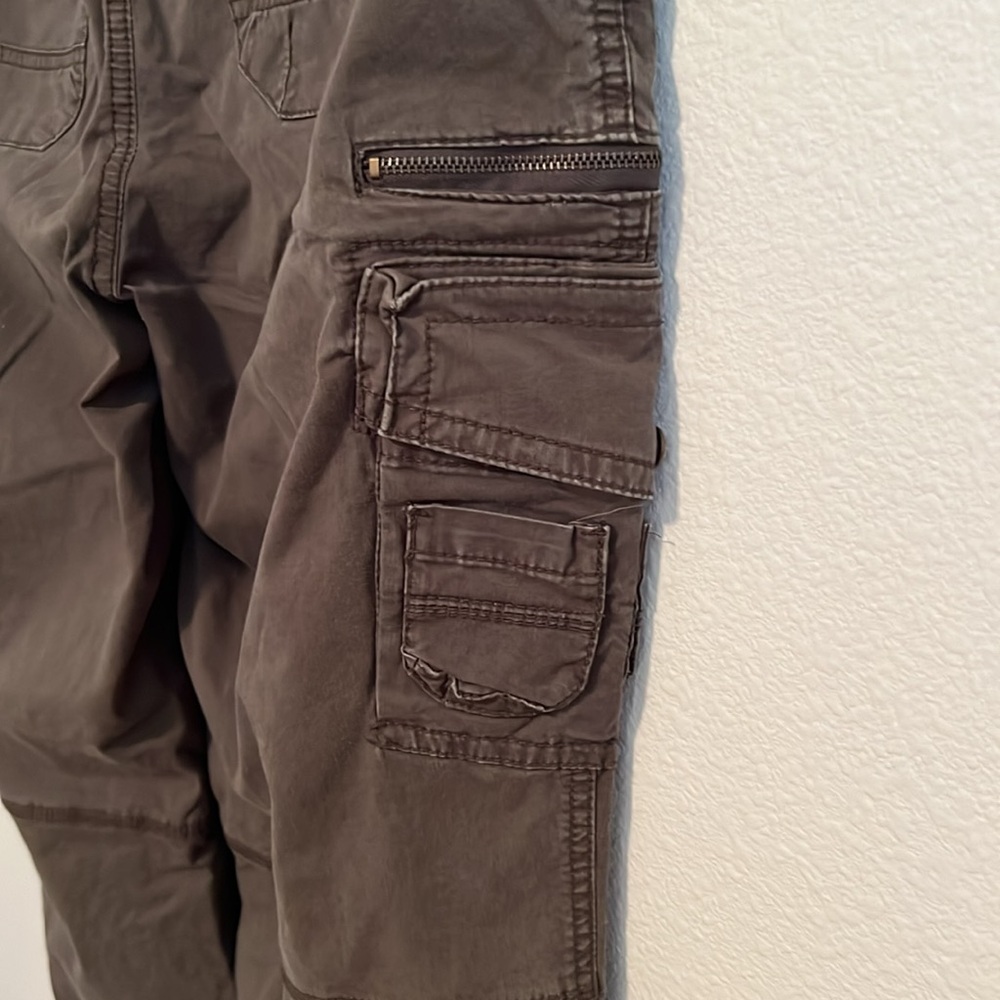 Courtenay Cargo Pants Women’s Size 12. - Picture 7 of 15